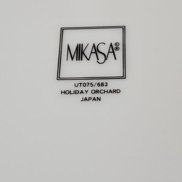 Mikasa "Holiday Orchard" Porcelain Christmas Trinket Box Holly Berries - Picture 7 of 15